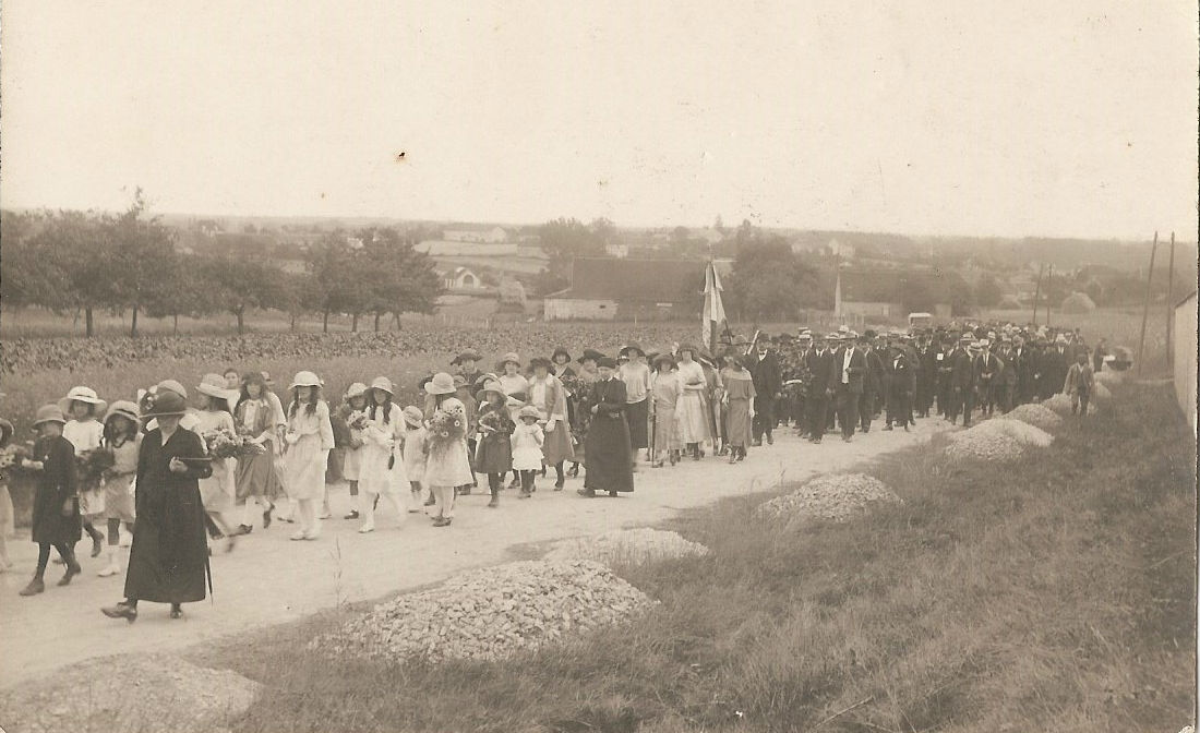 Procession Monument aux morts